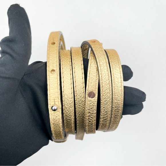 LOUIS VUITTON Lockme Backpack Nano Gold Metallic Calfskin - Picture 3 of 14